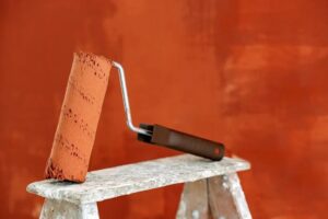 rouleau de peinture rouge